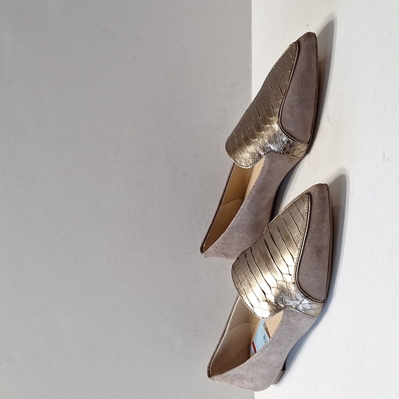 Dkny NEW Dara Quiet Luxury Business Casual Platinum Metallic Strap Flats Size 7 - Picture 1 of 12